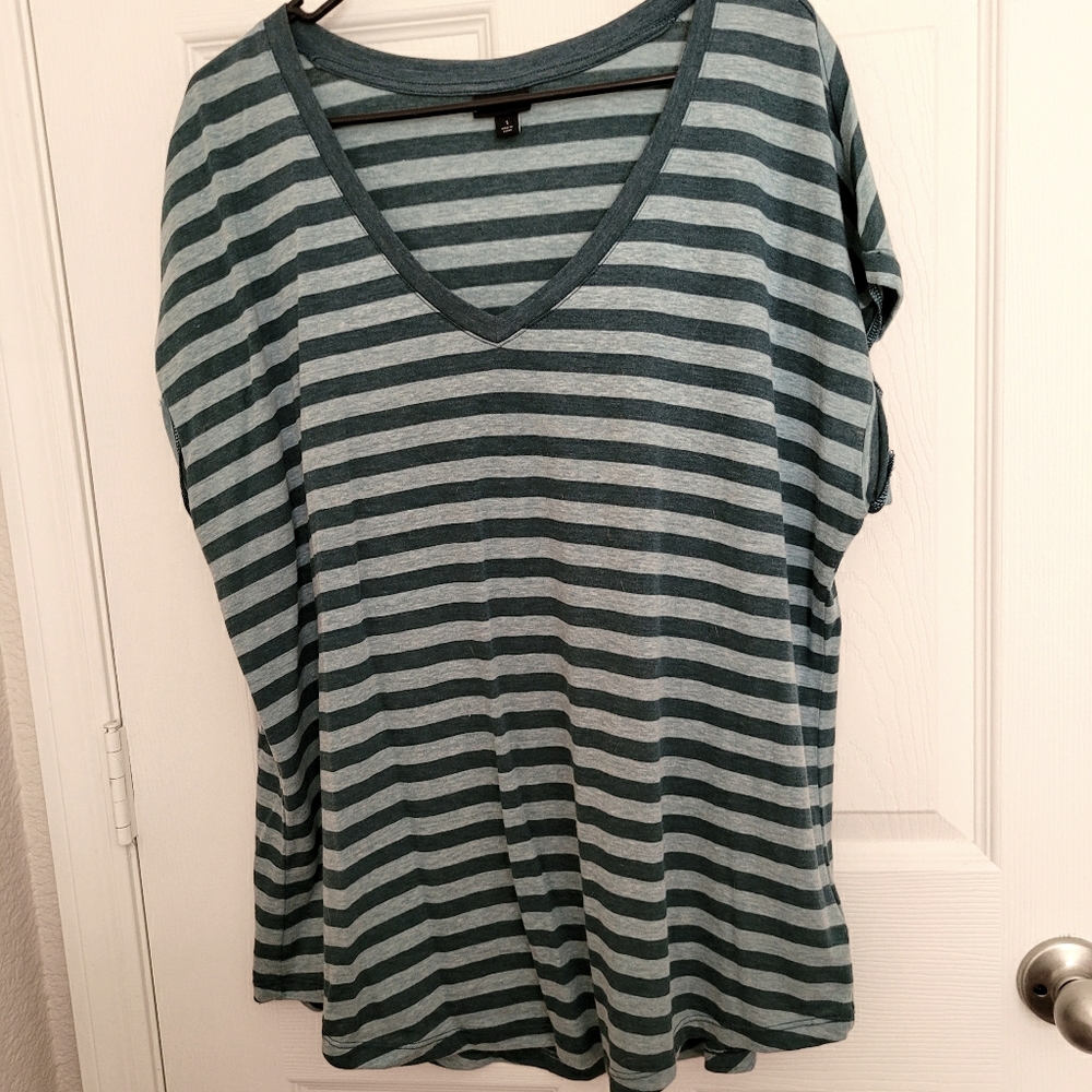 V neck top